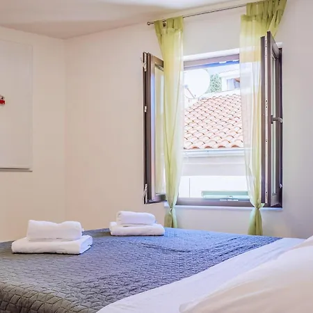 3 Bedroom Lovely In Sibenik