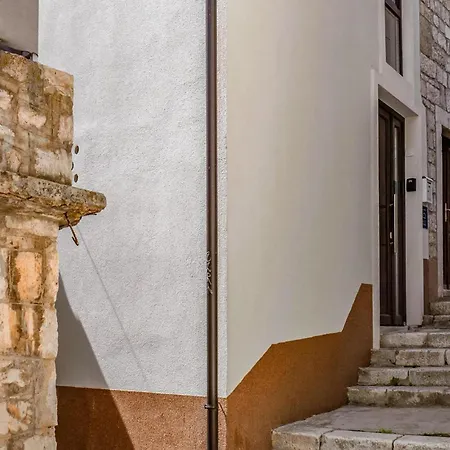 3 Bedroom Lovely In Sibenik